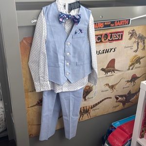 Náutica boys light blue 4 piece blazer with bow tie spring time suit NWT size 4